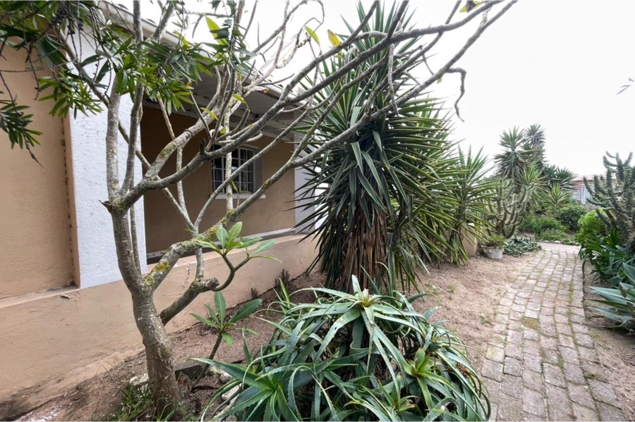 5 Bedroom Property for Sale in Stompneus Bay Western Cape
